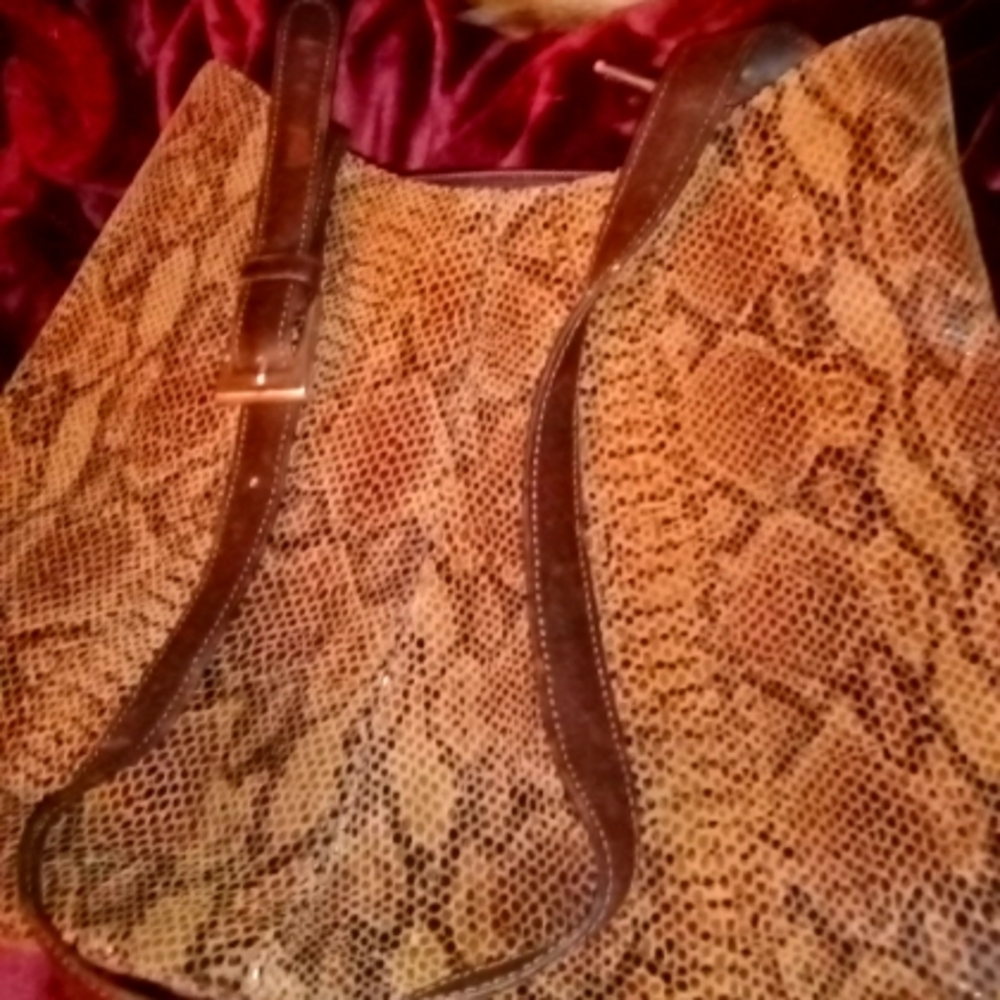 Leather Snake 🐍 Print Made in Canada .. Brown .Med Size .